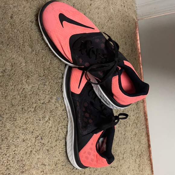 Nike FitSole Tennies - Picture 1 of 6